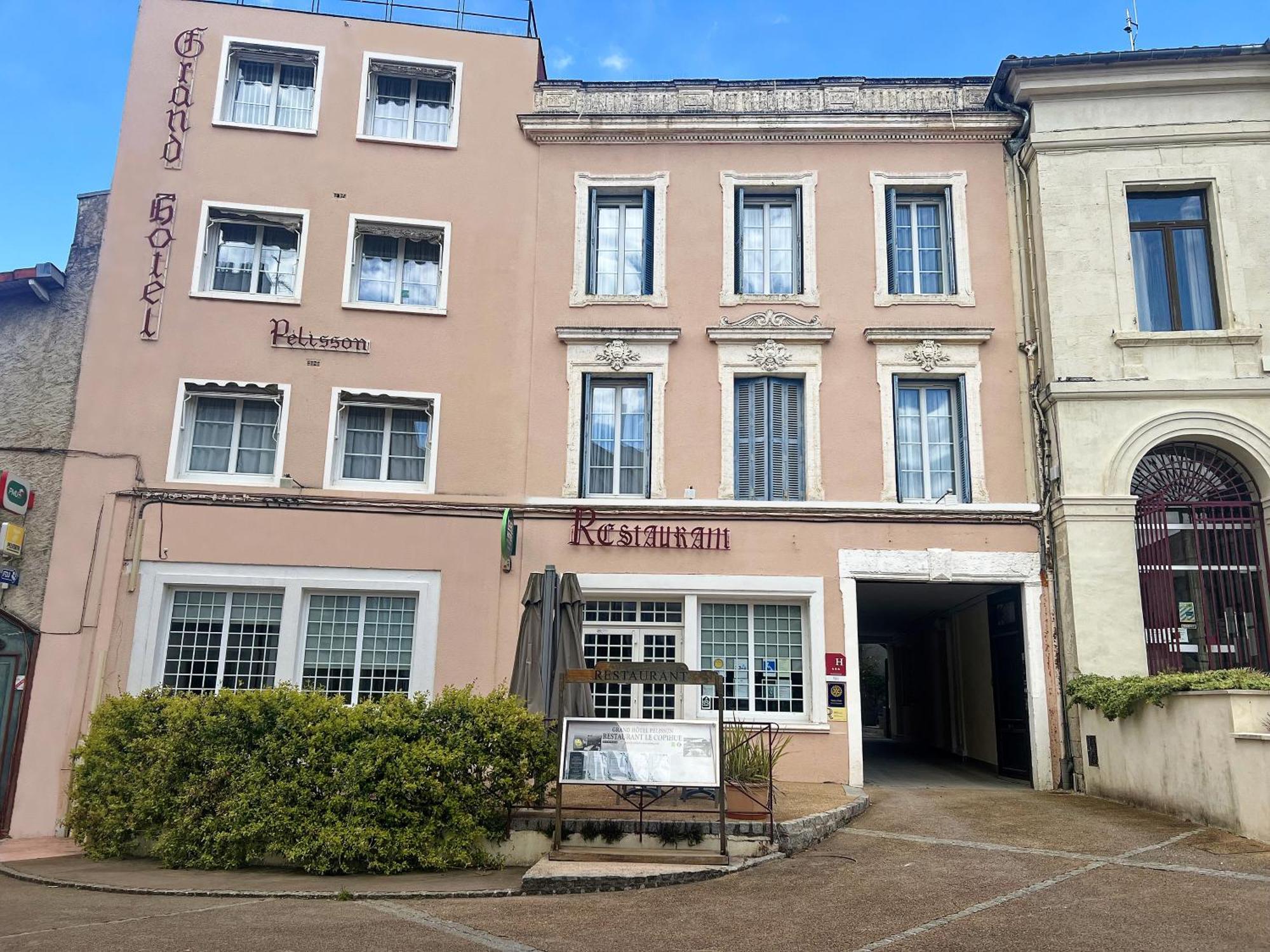 Logis Grand Hotel Pelisson Nontron Kültér fotó